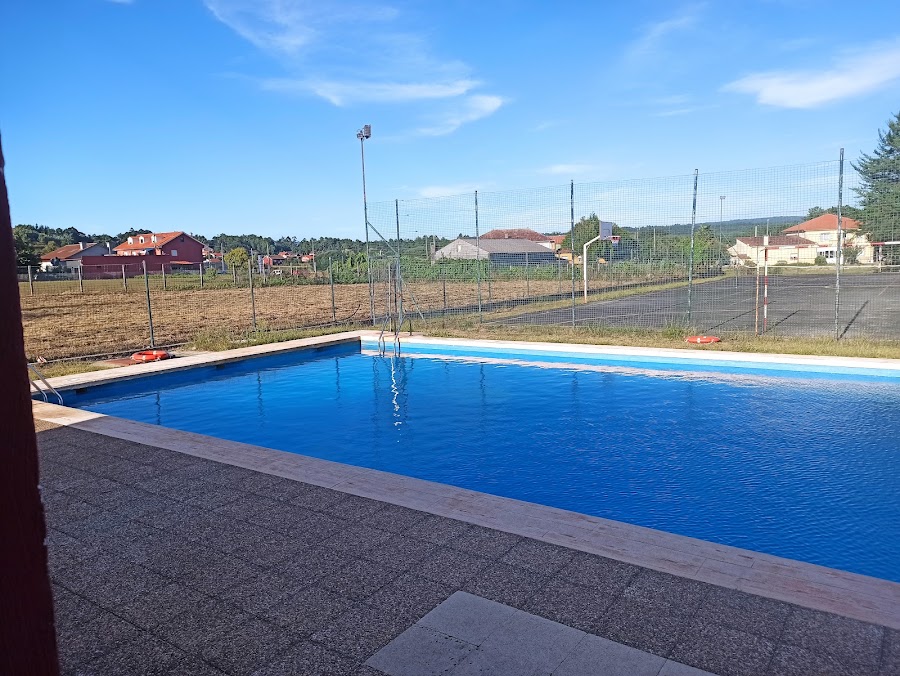 Piscina de Bastavales