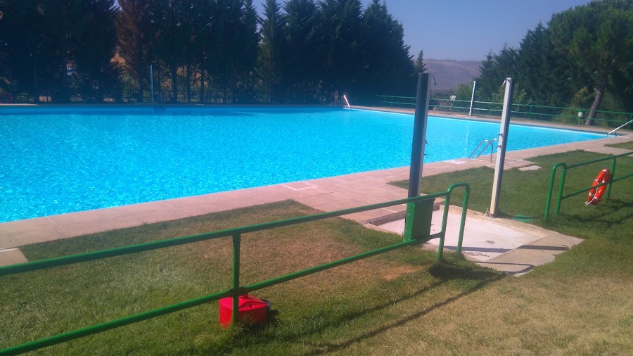 Piscina Municipal de San Bartolomé de Pinares