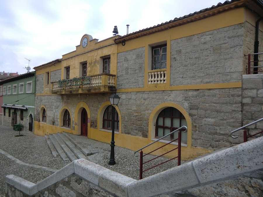 Piscina Municipal de Mucientes