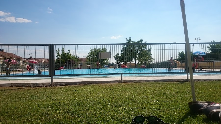 Piscina municipal de Almenara de Tormes