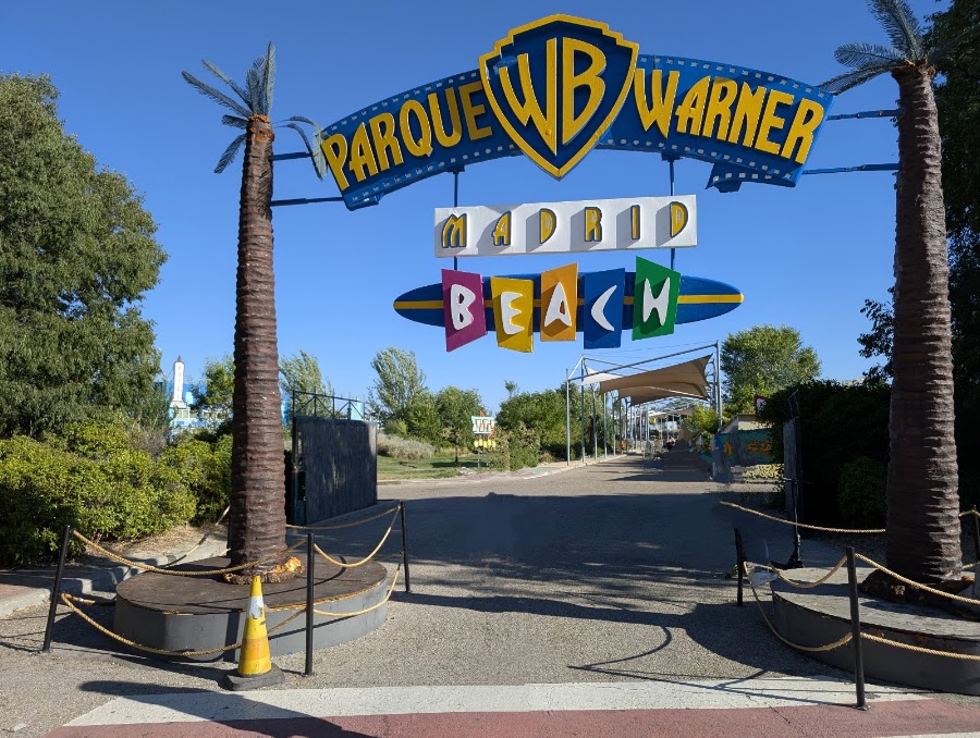 Parque Warner Beach