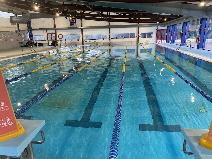 Piscina por Urbanización Rubarsal